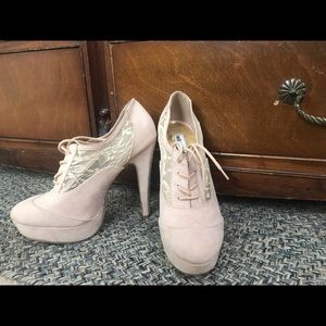 Brand new heels size 9